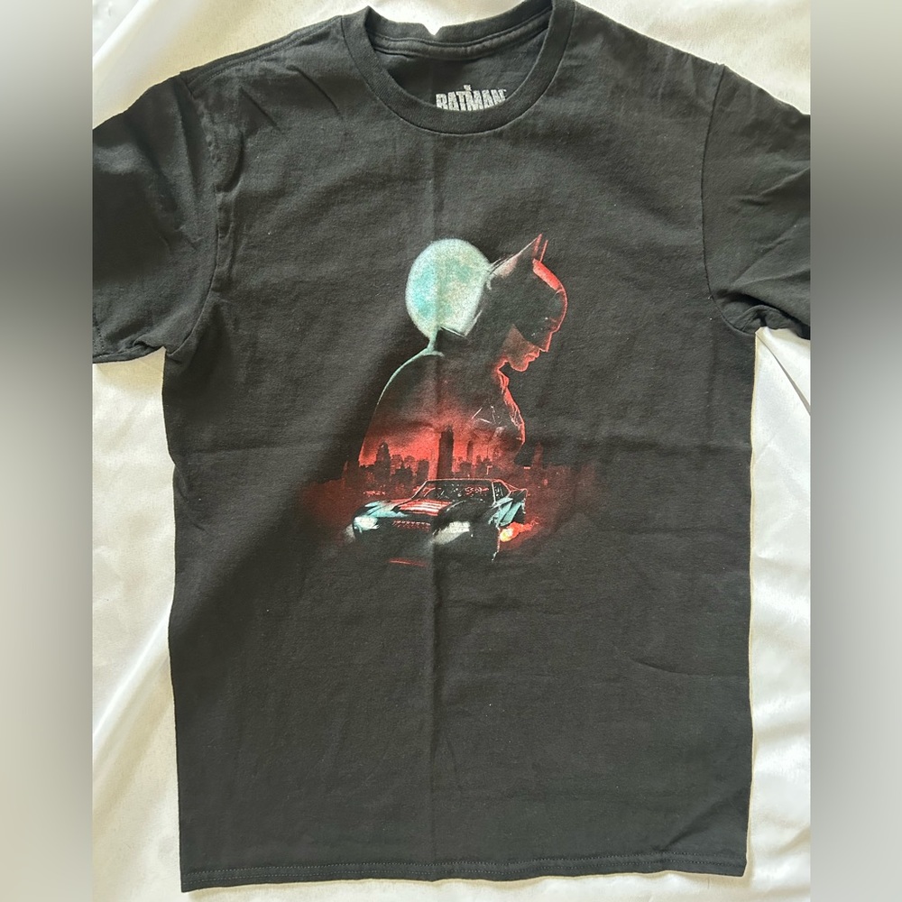 Youth BATMAN graphic t-shirt, size S